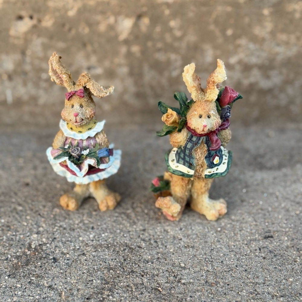 Cobble Creek Bunny Figurines Set